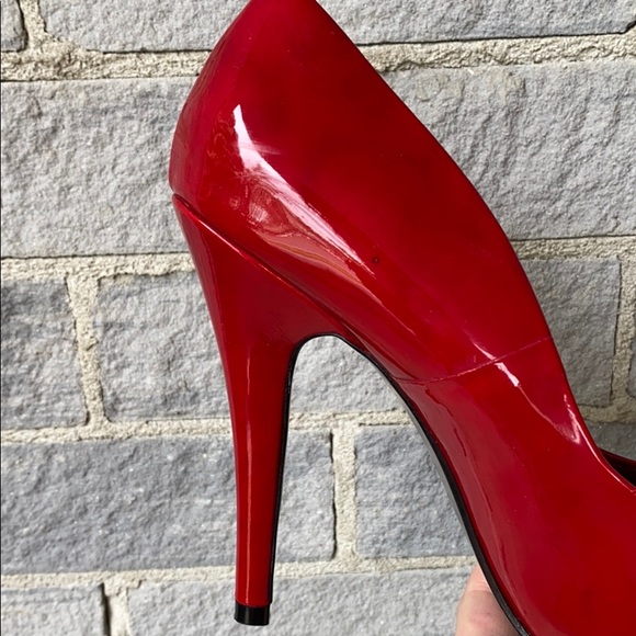 Pinup pumps - Picture 7 of 9